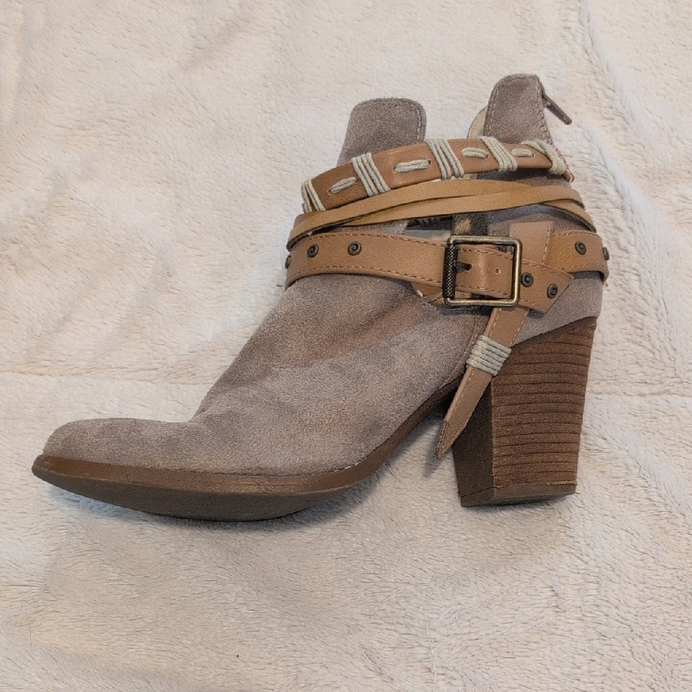 Elegant Women's Ankle Booties - Taupe and Beige